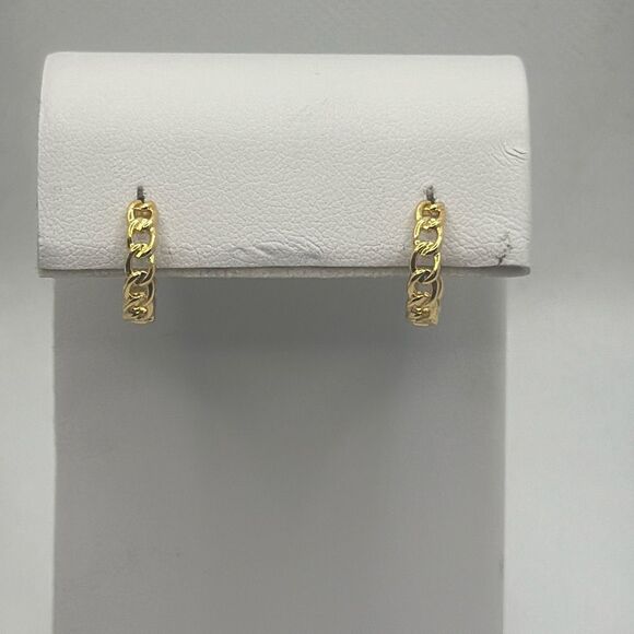 NWOT 18k gold plated Cuban chain huggie - Picture 1 of 3